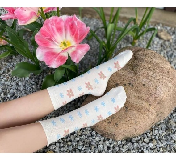 hvidestrmpermedblomsterstr3538-32